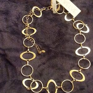 Woman's brand new gold necklace